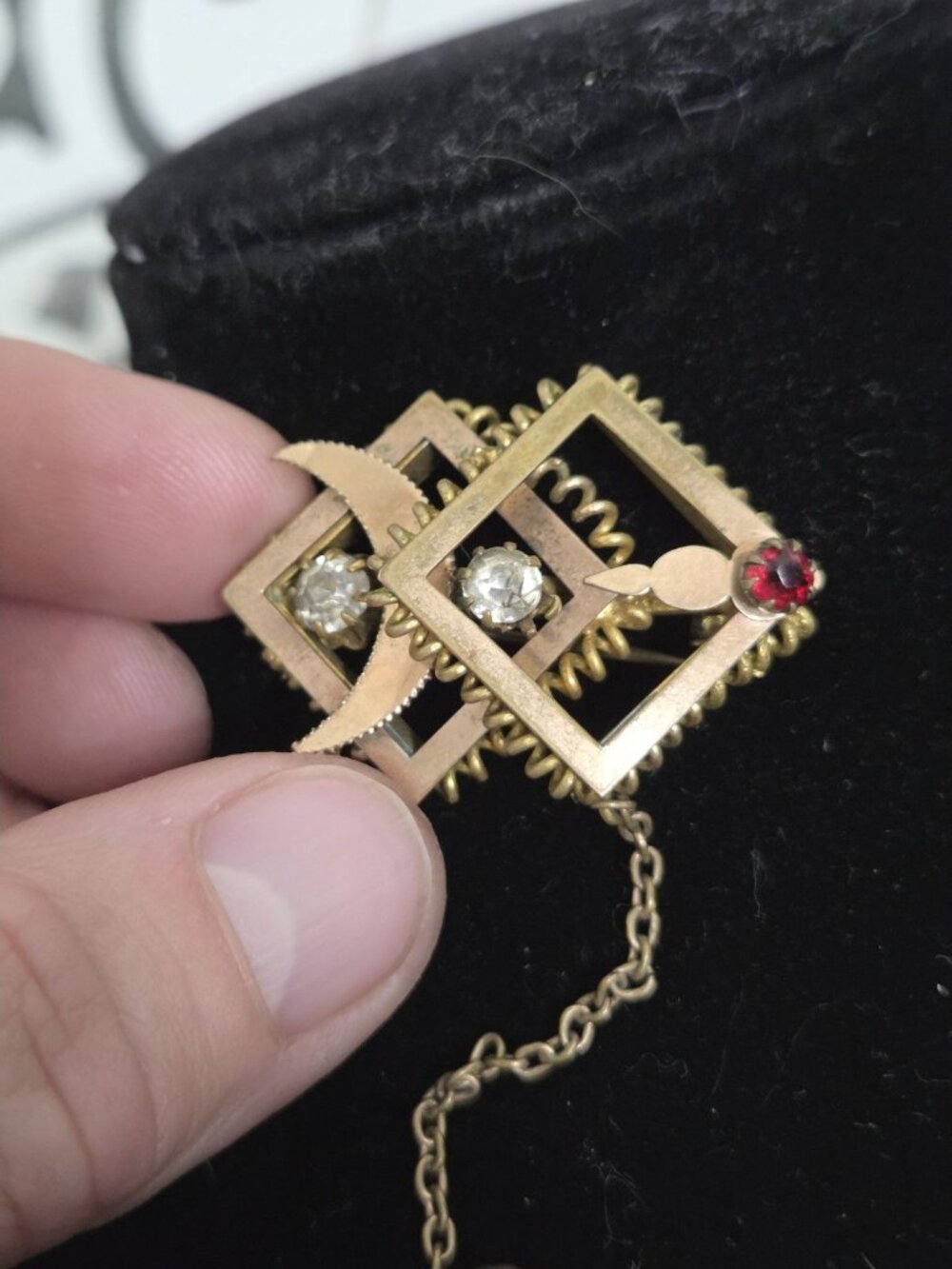 Antique Victorian Gilt Brass Brooch Paste Stones & Red Glass, Added Safety Chain - Picture 10 of 16